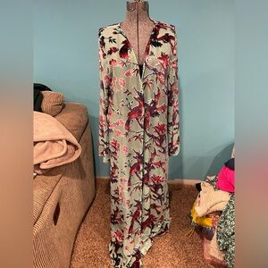 Boohoo floral Maxi Kimono size 18